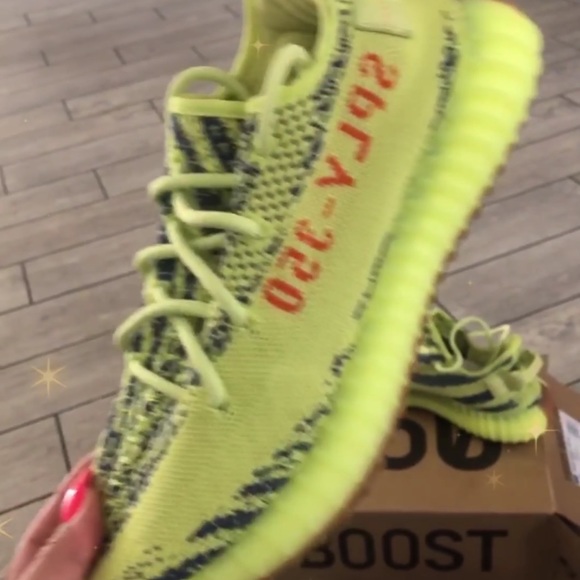 Frozen yellow Yeezy’s! Kids size 5 1/2 Fits women’s size 7 - Picture 2 of 2